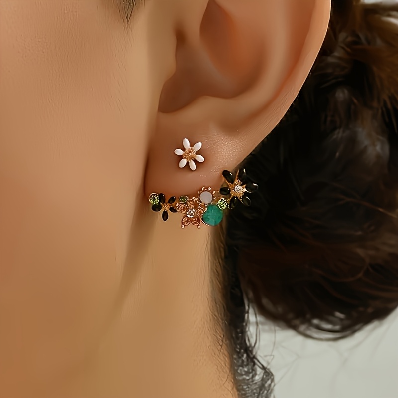 Women's Elegant Luxury Flower Imitation Pearl Stud Earrings